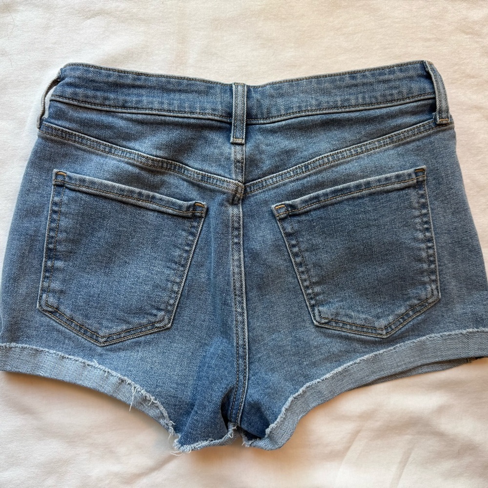 High Rise OG Straight Denim Shorts with Cuffed Hem | Old Navy | Size 8 - Picture 3 of 6